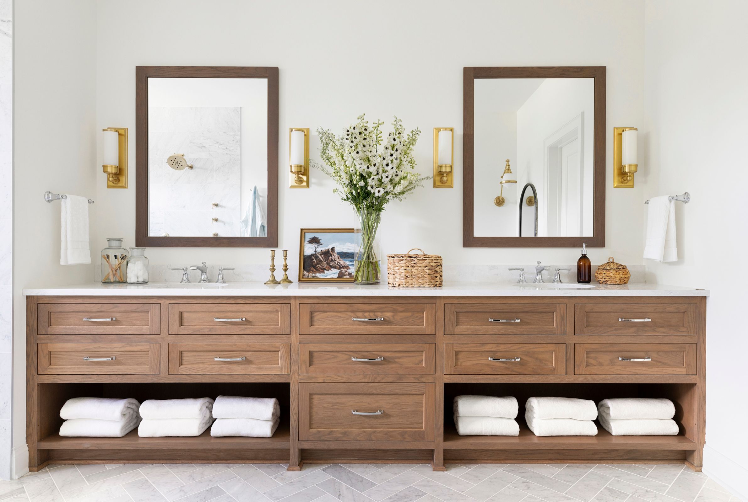 fancy hotel room bathroom